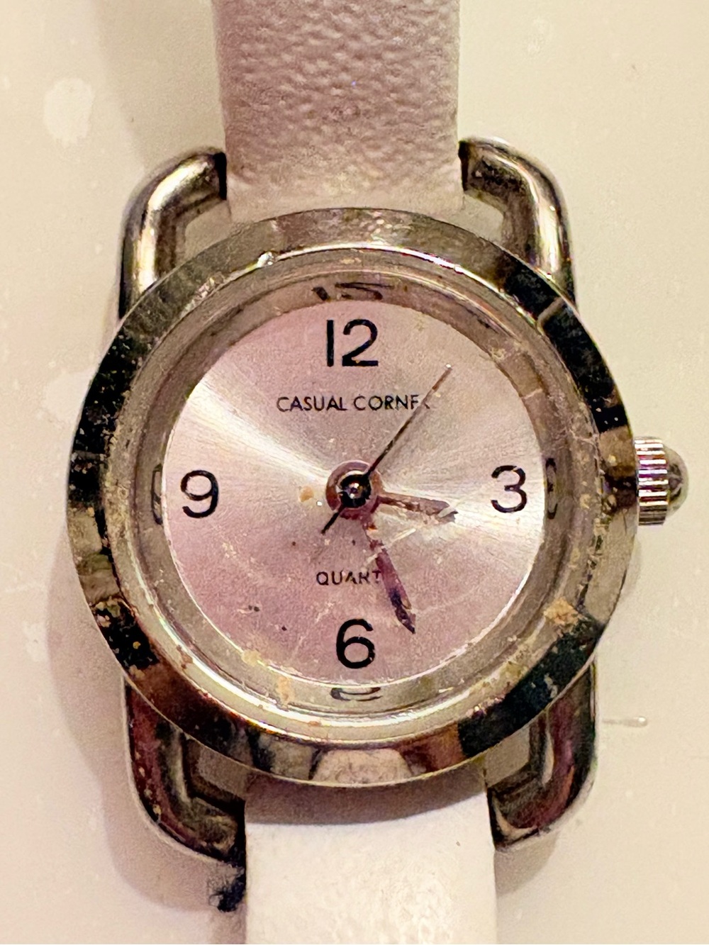Vintage Casual Corner
Watch 01650 - Japan
Movt Quartz - Needs Battery